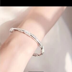 Silver-Tone Adjustable Bracelet Women’s Carved Flower Bracelet Jewelry New